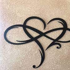 Falls sie schon auf der suche nach den passenden tattoo vorlagen sind, dann wollen sie wahrscheinlich wissen, was jedes tattoo bedeutet? Metal Heart Infinity Sign Infinity Symbol With Heart Couples Gift Gift For Her Gift For Him Metal Love Sign Unendlichkeitszeichen Tattoo Handgelenk Herz Tattoo Klein Unendlichkeitszeichen Tattoo