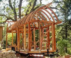 Curved Roof Tiny House Under Construction Incredible Carpentry Tiny House Living House Under Construction Tiny House Community Tiny House Design