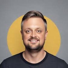 Comedian turns everyday life into humorous talks