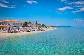 Eu insa sunt fan busteni, desi e mai lipsita de obiective turistice si istorice traditionale ca sa zic asa. Top Plaje Statiuni Si Excursii In Kassandra Kalkidiki