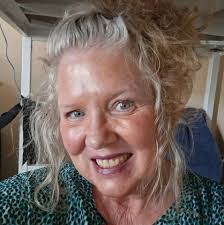 Diane Dabney's Instagram, Twitter & Facebook