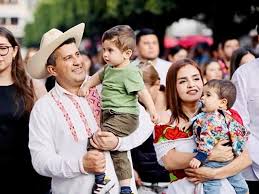 Sheinbaum confirma que esposa de Manzo será la presidenta de Uruapan - Contenido de actualidad con énfasis en la política