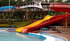 Kegiatan yang termasuk dalam harga tiket masuk adalah bermain di miniapolis jungle waterplay, saingan kebun binatang, pertunjukan burung dan animal encounters. Ngumbar Bocah Di Selabintana Resort Sukabumi Www Maskris Id