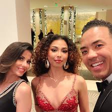 How do you help your kids with these?🤷🏻‍♀️ ✓ confidence ✓ body image ✓  eating habits ✓ social pressures ✓ health issues Comment with your best  strategy 🙏🏼❤️👇🏼 @terryshorter and I have