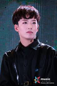 Pin By Elinor S Kworldzone On Noir Kpop Idol Idol Celebrities
