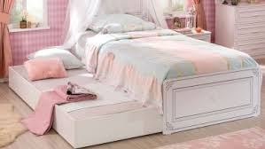 Sağlam, emniyetli ve şık i̇stikbal. Yavrulu Yatak Ev Dekorasyonu