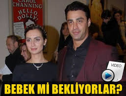 Son yaz dizisinde yaprak dökümü devam ederken, sürpriz isimler de katılmaya devam ediyor. Birce Akalay Ile Sarp Levendoglu Cifti Haklarinda Cikan Ayrilik Iddialarina Bakin Nasil Yanit Verdi Ucankus