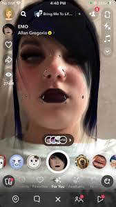 Veronica Riggins's Instagram, Twitter & Facebook