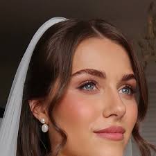 Makeup artist for wedding in Manistee Michigan?
