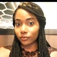 Shari Wray's Instagram, Twitter & Facebook