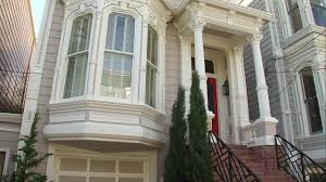 Nbc reported that pickett was on location filming his latest project treasure valley.. Full House Neighbors Fed Up With Tanner Family Visitors Abc7 San Francisco