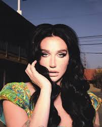 Happy birthday to the beautiful and talented @kesha 🦋 photography  @oscarouk styling @chrishoran20 hair & makeup @vittoriomasecchia nails  @mihonails