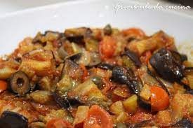 Die aubergine und die peperoni (paprika) waschen und… caponata di melanzane e peperoni. Caponata Di Melanzane Grembiule Da Cucina