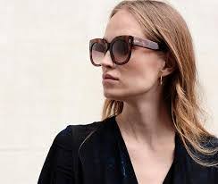 Amber Fleck's Instagram, Twitter & Facebook