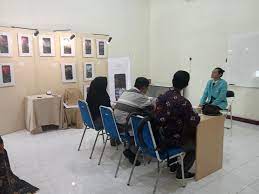 Wir versichern sie erfolgreich seit 1927. Ujian Karya Program Studi D3 Dkv Sekolah Vokasi Uns Facebook