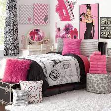 Chic pink paris bedroom ideas for a girls paris theme bedroom decorating ideas with eiffel tower bedding and pink french poodle bedding sets. Paris Decor For Bedroom Novocom Top