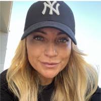 Nikki Hager's Instagram, Twitter & Facebook