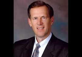 How the Best-Known Bankers in Town Stay Connected