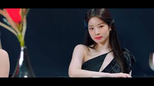 In her latest teaser photo, sana exudes elegance with a classy, black and gray look accentuated by lovely diamonds as well as a chic, black glove. Twice I Can T Stop Me Mv Story Teaser Screencaps Hd K Pop Database Dbkpop Com