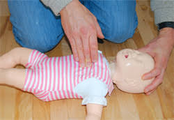 Que faire si bebe s etouffe. Etouffement Mieux Vivre Avec Notre Enfant De La Grossesse A Deux Ans Inspq