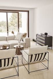 La Nuova Westwing Collection Spazia Dai Mobili Ai Tessuti Dall Illuminazione Ai Coll Apartment Interior Design Beige Living Rooms Living Room Interior