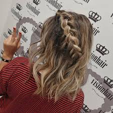 Si tratta di una acconciatura più particolare, ma di grande effetto. Acconciature Estive Tutorial Per Capelli Lunghi Corti E Medi Capellistyle
