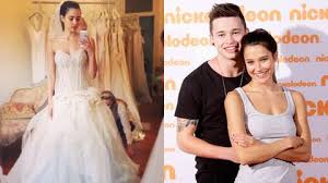 Rhiannon marie fish (born 14 march 1991) is an australian actress who first appeared on television at age eleven when she starred on neighbours. Put A Ring On It Reece Rhiannon Fish S I Home And Away I Wedding Sparks Real Life Marriage Talk 9celebrity