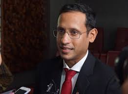 Pasti udah pada tau kalo dia itu dulunya mantan bos gojek dan sekarang jadi menteri pendidikan dan kebudayaan indonesia siapa sih nadiem makarim. Nadiem Makarim Kuliah Tetap Melalui Daring Profesi Online