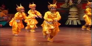 Pada awalnya tari kijang ini bersifat sakral, namun sekarang tidak hanya untuk ritual adat tertentu saja tetapi sudah banyak dipentaskan dalam berbagai acara. Tari Kidang Kencana By Yuanna Sisilia