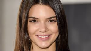 'i knew it was your biggest insecurity' by heidi parker for dailymail.com. How Kendall Jenner Clears Body Acne Body Acne Treatment Tips Teen Vogue