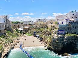 Top places to see in puglia include castel del monte, a unesco world heritage site and the unique conical houses found in the area around alberobello. 10 Best Places To Visit In Puglia Italy Where To Go Points Of Interest