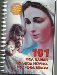 Berikut ini adalah beberapa doa yg wajib kalian ketahui: Souvenir Buku Doa Katolik 101 Doa Harian Buku Doa Untuk Souvenir