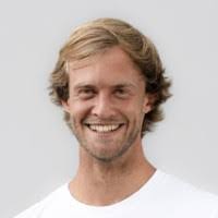 Linda Kiesling's Instagram, Twitter & Facebook