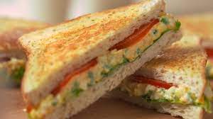 Telur, minyak sayur, air perasan lemon atau cuka, garam, dan mustard jika suka. Menu Sarapan Mudah Dengan Cara Membuat Roti Sandwich Telur