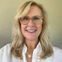 Laura Milton's Instagram, Twitter & Facebook