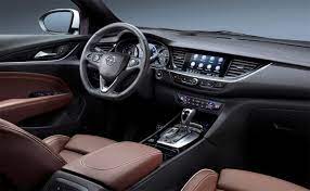 Opel insignia grand sport mierzy 489,7 cm długości (491,0 cm w wersji gsi), 209,3 cm szerokości (z lusterkami) i 145,5 cm wysokości (144,5 cm w wersji gsi). Opel Insignia Mit Neuer Infotainment Generation