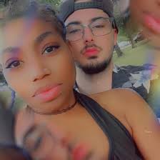 Hi everyone hope you are doing well. I'm looking for friends to play games  with. Lmk which games you play!