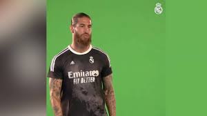 Jun 27, 2021 · en el final, se quitó la camiseta negra con las palabras atleta activista estampadas en la parte delantera y se la puso por la cabeza. Vuelve El Dragon El Madrid Presenta Su Nueva Camiseta As Colombia