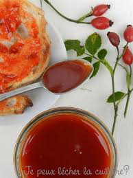La Confiture De Cynorhodons Baies D Eglantier Je Peux Lecher La Cuillere