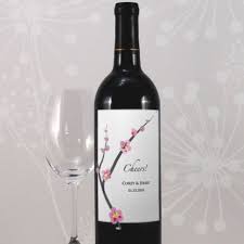 Offrez une bouteille de vin personnalisée à vos invités. Etiquette Bouteille Vin Personnalise Fleur Cerisier