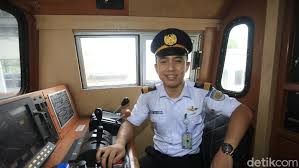 Pertama sekali, semasa naik bukit, anda akan diminta untuk berhenti. Tanya Masinis Bawa Kereta Api Pertama Kali Takut Enggak Sih