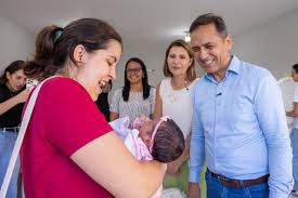 Paranaguá amplia proteção à primeira infância com entrega de kits natalidade a famílias atendidas pela assistência social
