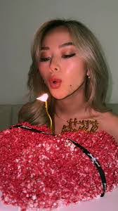 Lauren Eckley's Instagram, Twitter & Facebook