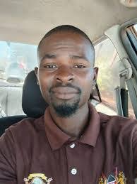 Denis Kimani's Instagram, Twitter & Facebook