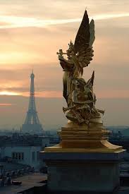 Pin By Tempo Da Delicadeza On City Living Tour Eiffel Eiffel Tower Paris