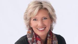 Arlington Community Education hosts Doreen Dove as she shares style tips