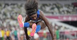Caterine ibarguen wins colombia's first olympic athletics gold in the women's triple jump. Hrpwi5wdaxct2m