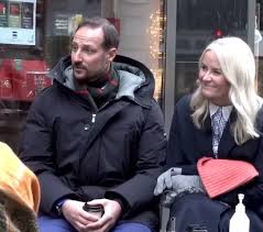 Selger mine produkter via facebooksida her og hjemmefra. Crown Prince Haakon And Crown Princess Mette Marit Make Surprise Visit To Disadvantaged Oslo Citizens Royal Central