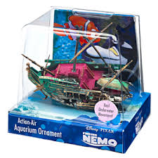 Does anyone know what all of the fish are. Finding Nemo Half Shipwreck Fish Tank Ornament