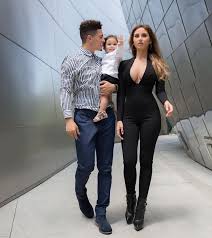 Born on 20th may, 1992 in palmdale, ca, he is famous for youtube & instagram. Who S Catherine Paiz S Husband Austin Mcbroom Wiki Age Height Net Worth